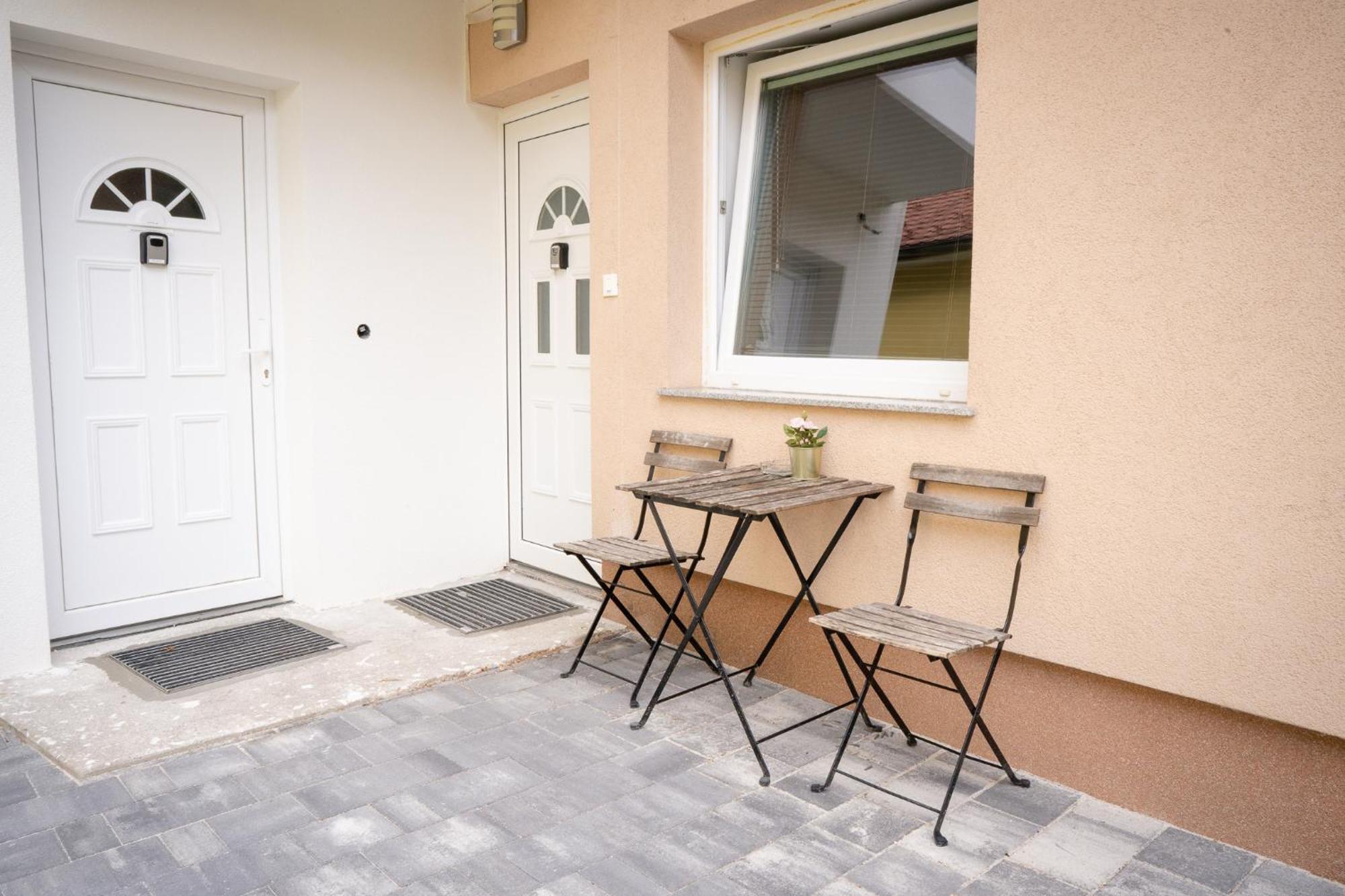 Anita'S Studio Apartments Любляна Екстериор снимка