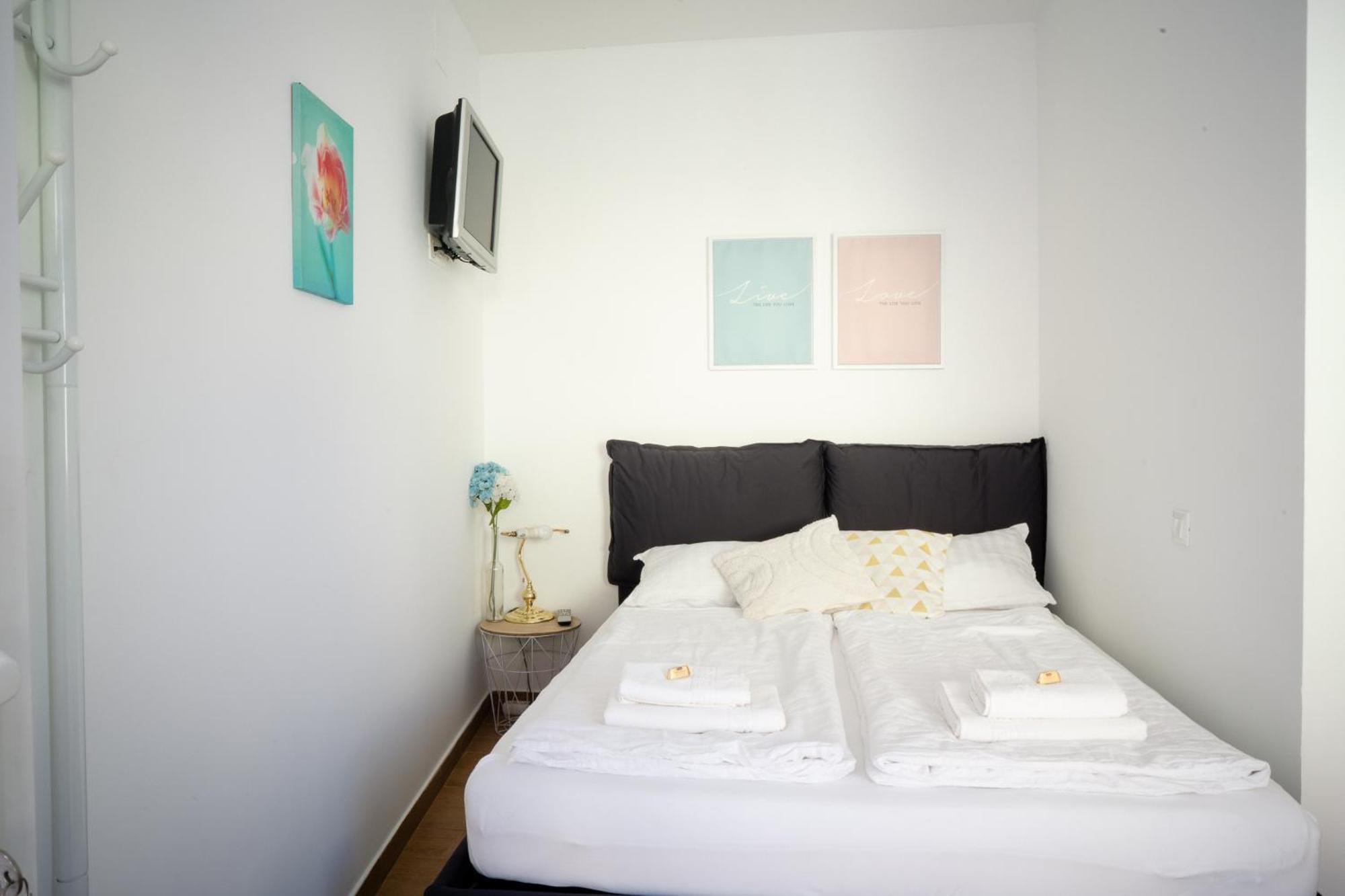 Anita'S Studio Apartments Любляна Екстериор снимка