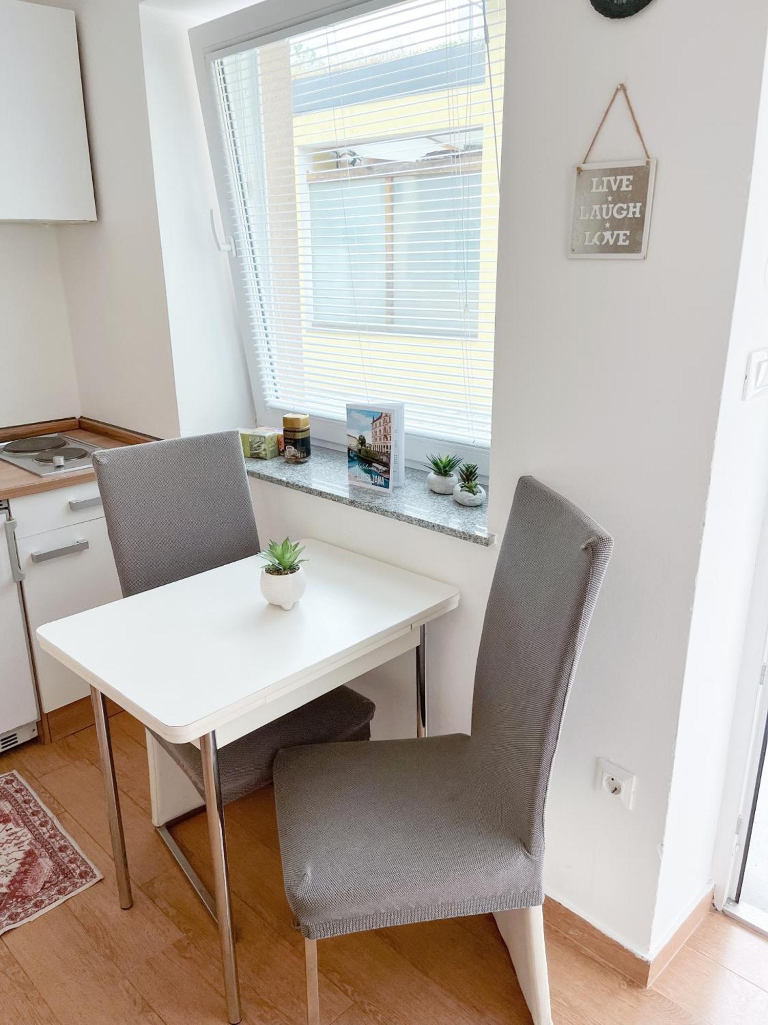 Anita'S Studio Apartments Любляна Екстериор снимка
