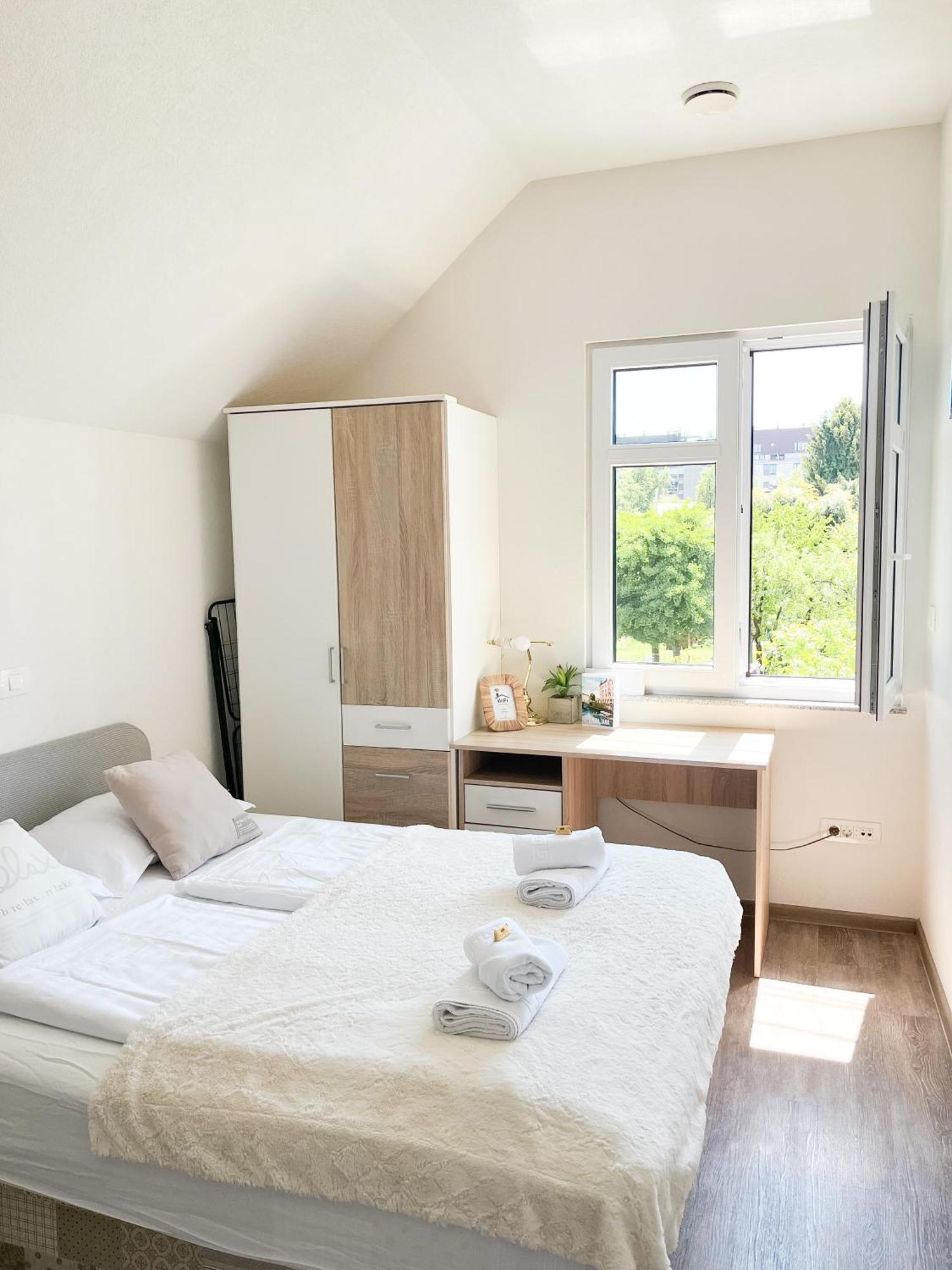 Anita'S Studio Apartments Любляна Екстериор снимка