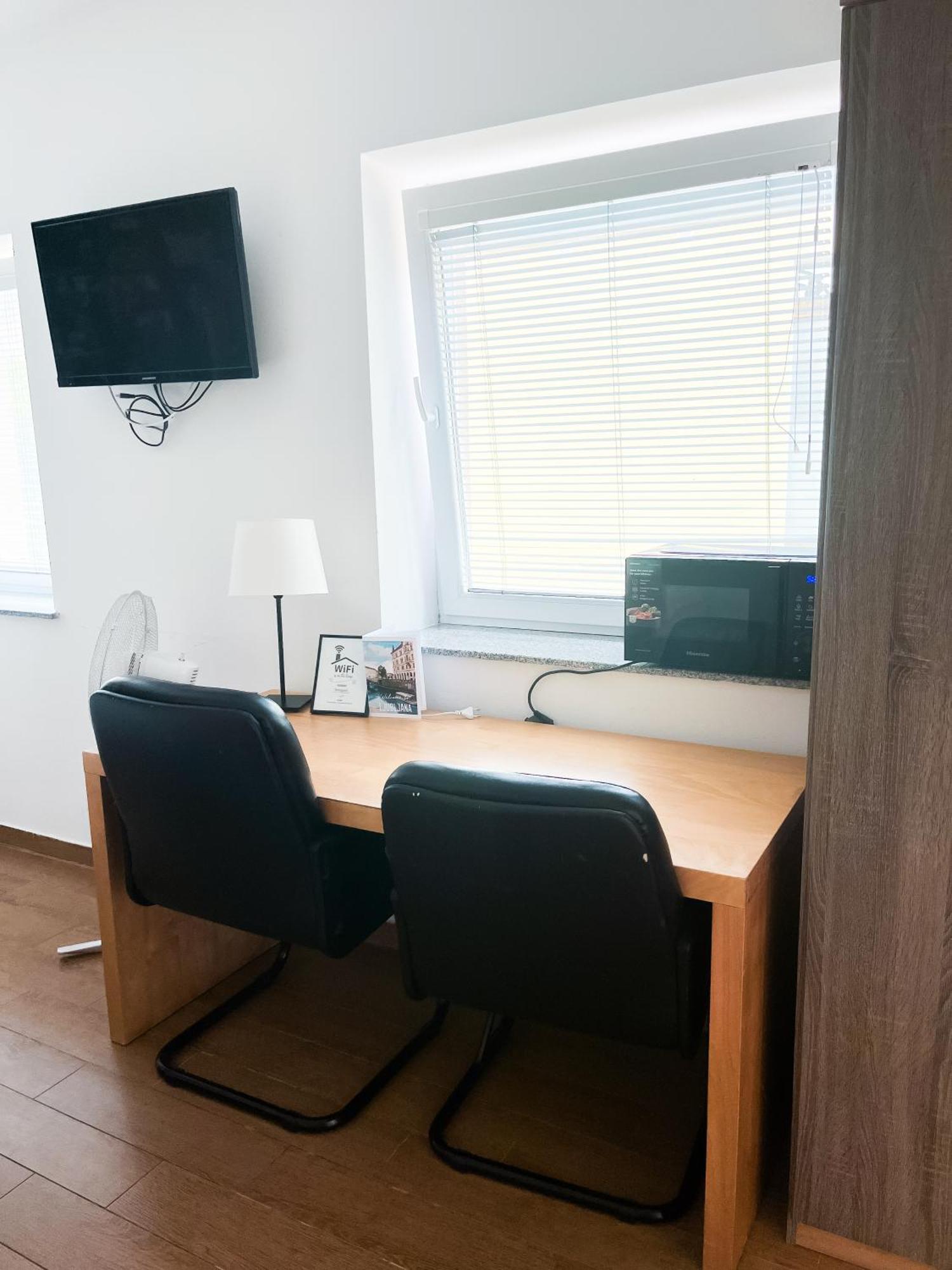 Anita'S Studio Apartments Любляна Екстериор снимка