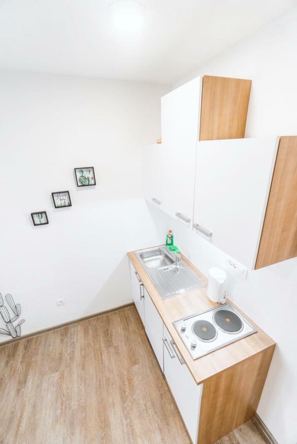 Anita'S Studio Apartments Любляна Екстериор снимка