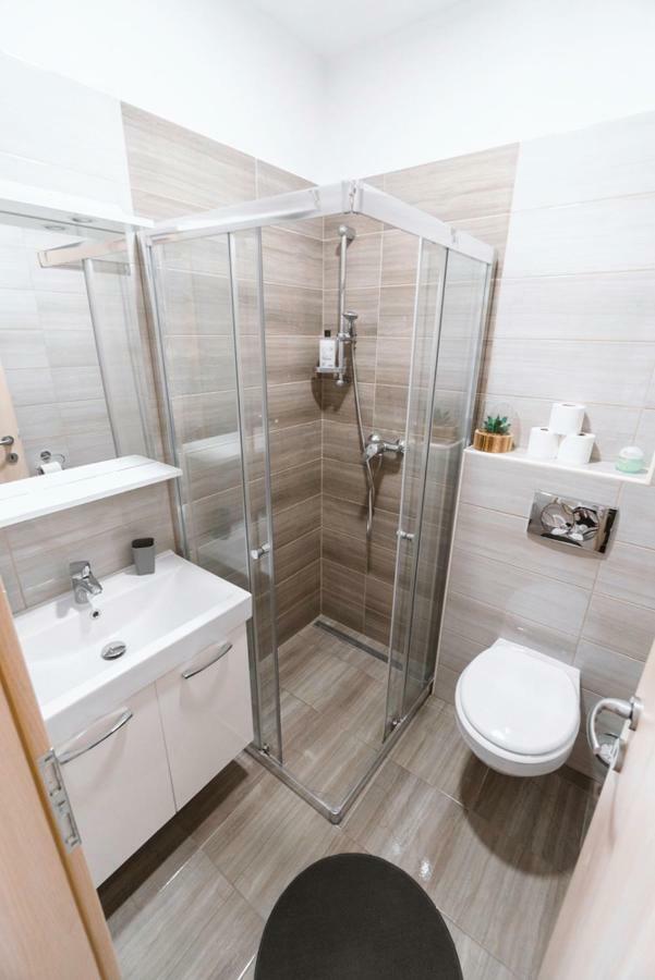 Anita'S Studio Apartments Любляна Екстериор снимка