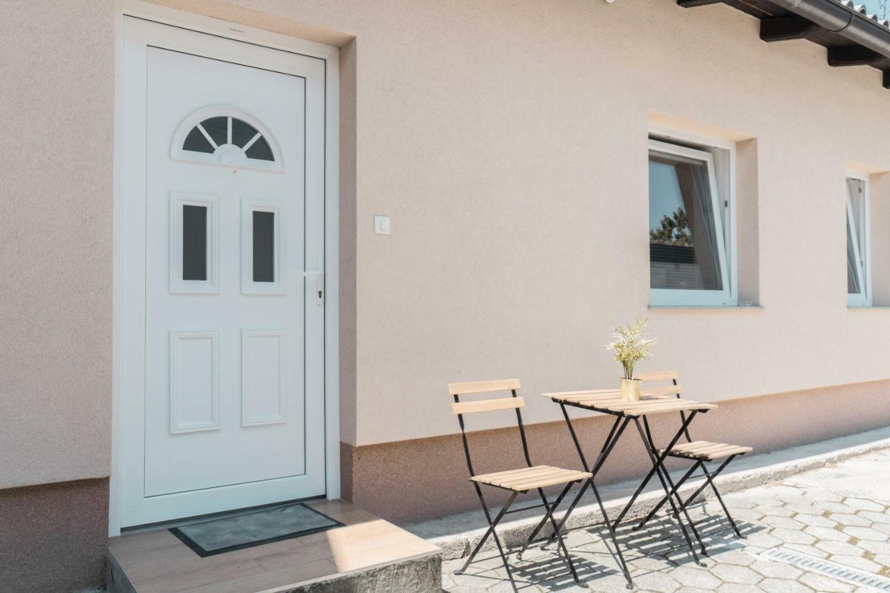 Anita'S Studio Apartments Любляна Екстериор снимка